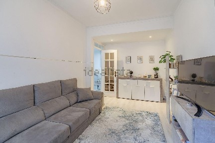Apartamento T2 à venda na Rua Luís de Camões, 28 e