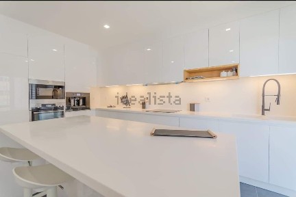 Apartamento T3 à venda na Rua Leonardo Coimbra