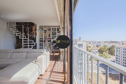 Arrendamento de duplex na Rua José Travassos