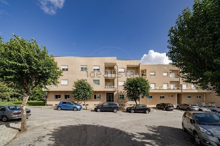 Apartamento T4 à venda na Rua do Milénio s/n