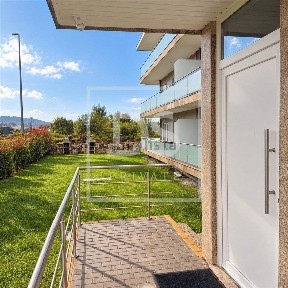Apartamento T2 à venda em Arcozelo