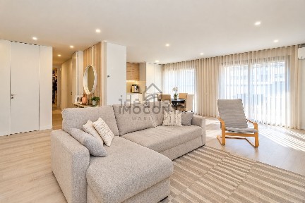 Apartamento T2 à venda na Rua Brigadeiro Aires Martins