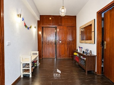 Apartamento T4 à venda na Praceta Francisco Borges, 11