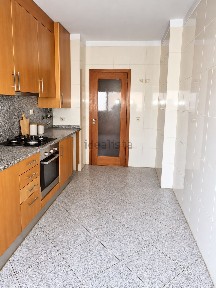 Apartamento T2 à venda na Rua Nova de Finzes
