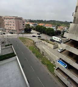 Apartamento T2 à venda na Soares dos Reis - Rasa de Cima