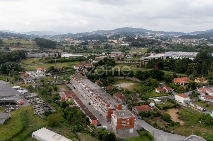 Apartamento T1 à venda na Rua Manuel de Sousa Oliveira s/n