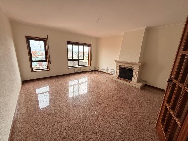 Apartamento T2 à venda na Praceta Avilhó