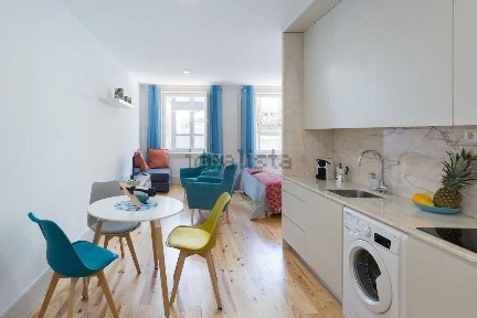 Apartamento T0 à venda na Rua do Almada, 596
