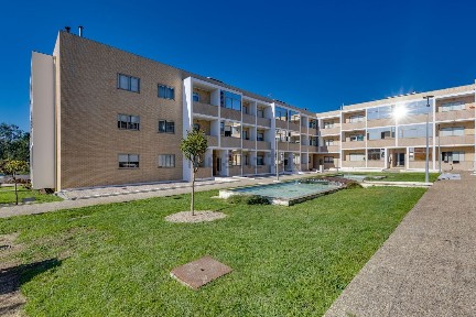 Apartamento T3 à venda na Rua Antonio Pereira Ramos de Almeida