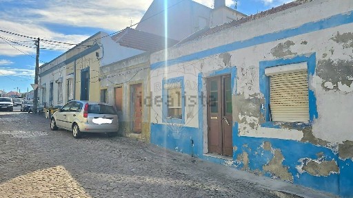 Moradia independente à venda na Avenida Bento Gonçalves