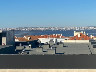 Duplex à venda na Avenida Maria Lamas, 22
