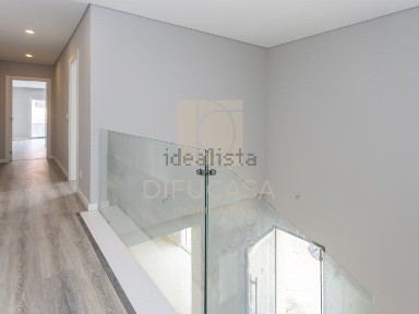 Moradia independente à venda na Quinta da Lobateira