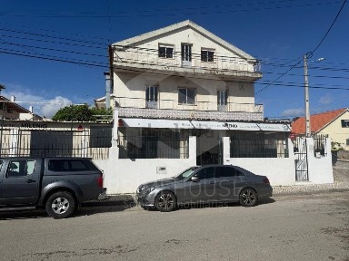 Moradia independente à venda no Centro da Quinta do Conde