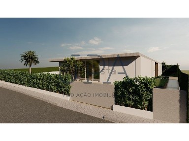 Moradia independente à venda na Quinta do Sobral - São Bartolomeu