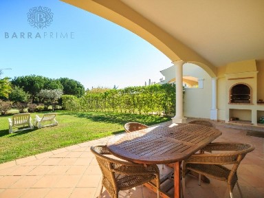 Moradia independente à venda na Quinta do Lago - Pinheiros Altos