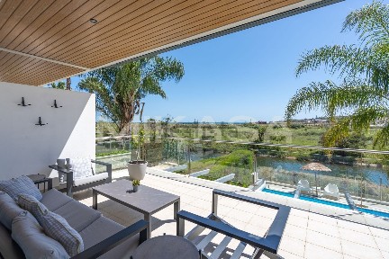 Casa ou moradia à venda na Meia Praia