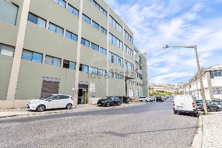 Armazém à venda na Avenida João Paulo II
