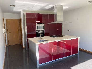 Moradia independente à venda em Constantim e Vale de Nogueiras