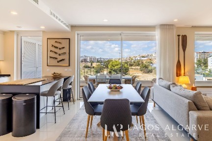 Apartamento T4 à venda na Rua dos Celeiros