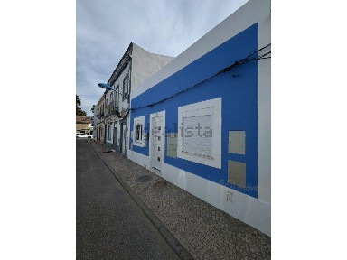 Apartamento T2 à venda na Rua Dom Pedro Varela