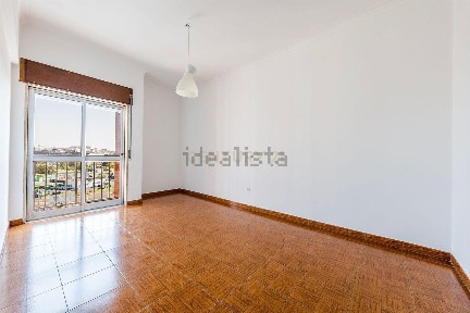 Apartamento T3 à venda na Avenida 25 de Abril, 89