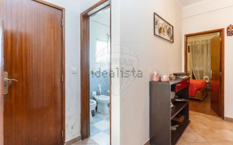 Apartamento T2 à venda na Rua Bento da Silva Fernandes
