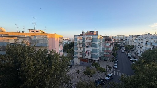 Apartamento T4 à venda na Rua Bento de Jesus Caraça