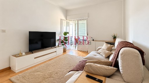 Apartamento T2 à venda na Rua das Beiras