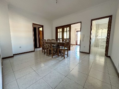 Arrendamento de apartamento T1 na Rua Alberto Sampaio