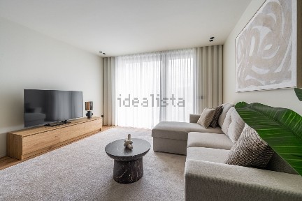 Arrendamento de apartamento T2 na Rua Amália da Costa Lima