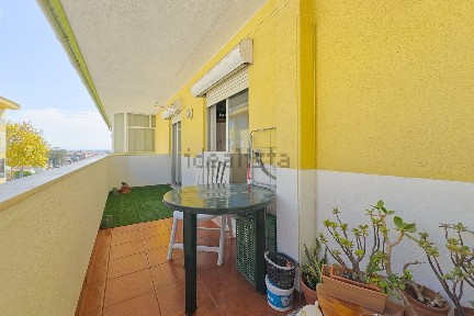 Apartamento T3 à venda na Rua Romeu Correia