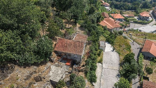 Moradia independente à venda em Freitas e Vila Cova