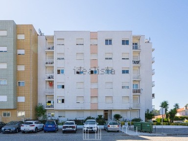 Apartamento T2 à venda em Paços de Brandão