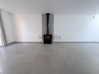 Arrendamento de moradia geminada no Centro do Estoril