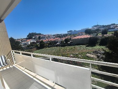 Apartamento T3 à venda na Rua Feiteira, 407