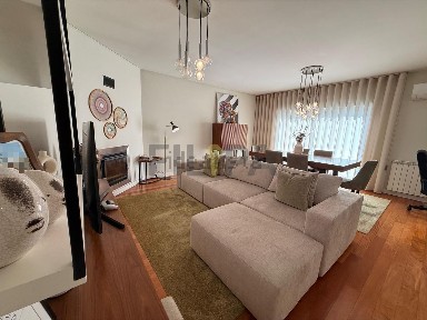 Apartamento T2 à venda na Rua Manuel de Arriaga