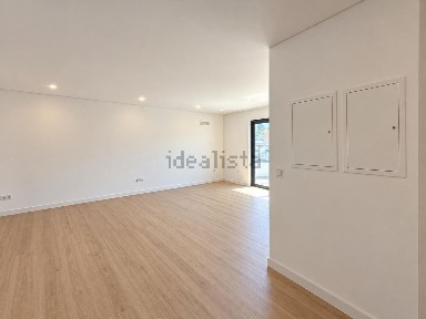 Apartamento T2 à venda na Rua Primavera