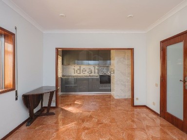 Apartamento T2 à venda na Rua Manuel Moreira da Costa Júnior, 563