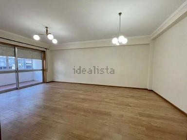 Apartamento T2 à venda na Rua Padre Crespim Gomes Leite, 43