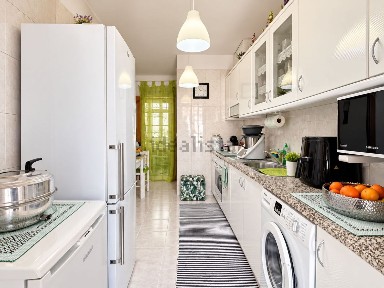 Apartamento T3 à venda na Rua 14 Outubro