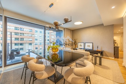 Apartamento T2 à venda na Rua de Chãs
