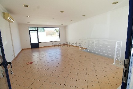 Espaço comercial à venda na Rua Nossa Senhora da Guia