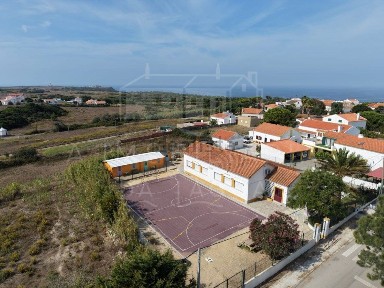Moradia independente à venda na Lagoa de Albufeira