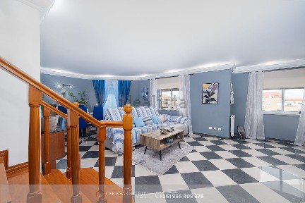 Duplex à venda na Rua António Aleixo, 61