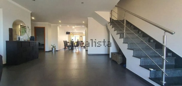 Duplex à venda na Rua de Santo Antão, 34