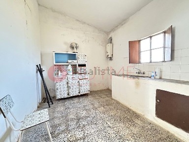 Moradia geminada à venda no Vale Judeu
