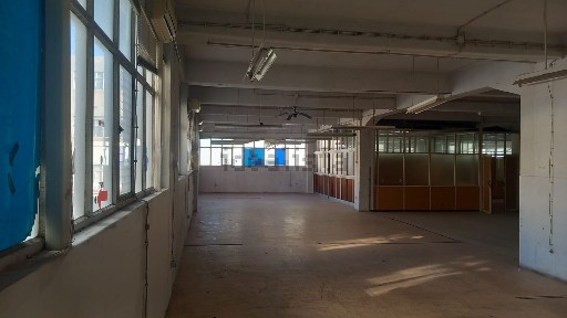 Armazém à venda na Rua Ary dos Santos