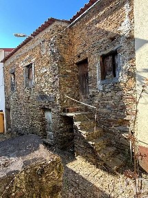 Casa ou moradia à venda em Sobreira Formosa e Alvito da Beira