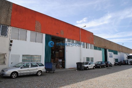 Arrendamento de armazém em Castêlo da Maia