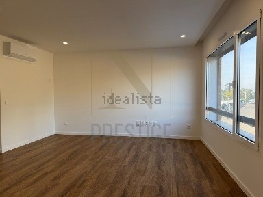 Arrendamento de apartamento T1 na Rua António Augusto de Figueiredo, 24